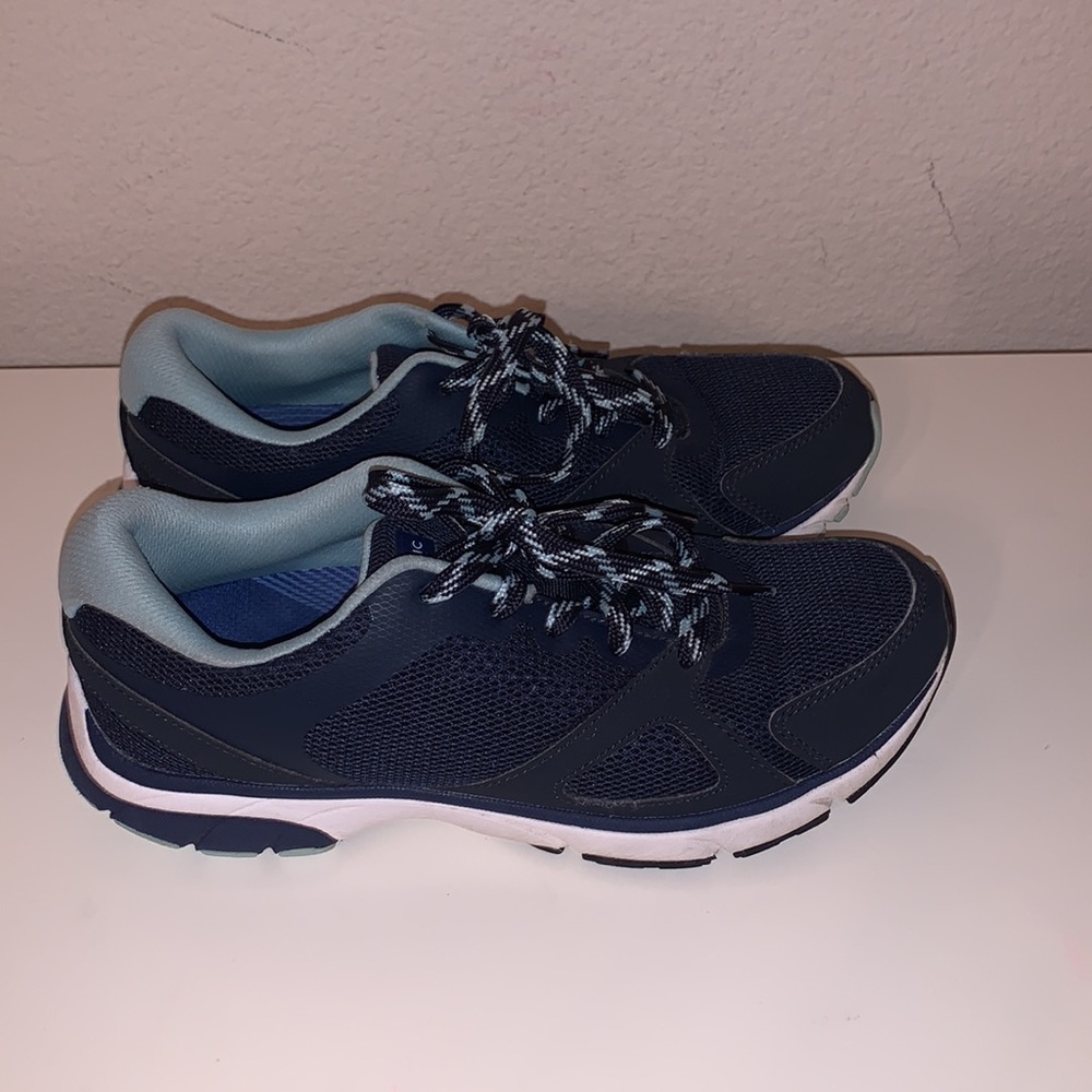 Vionic Women’s Walking Shoes - image 2